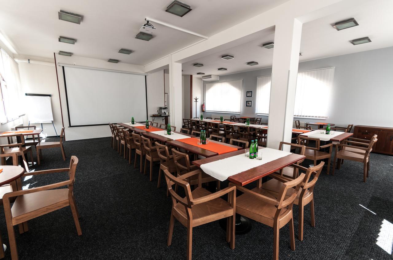 Hotel Slunecni Dvur Брно Экстерьер фото