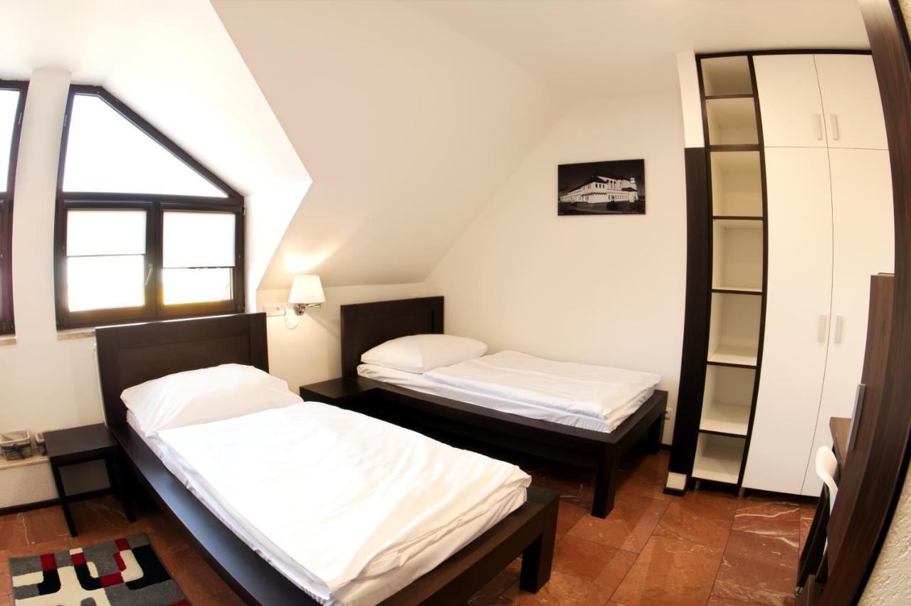 Hotel Slunecni Dvur Брно Экстерьер фото
