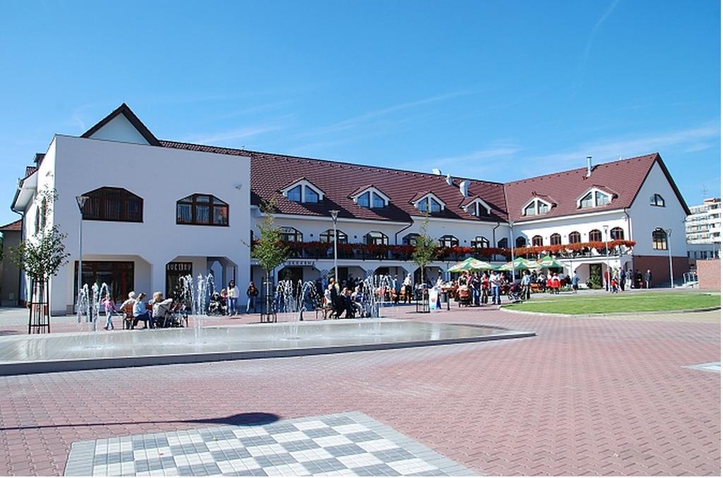 Hotel Slunecni Dvur Брно Экстерьер фото